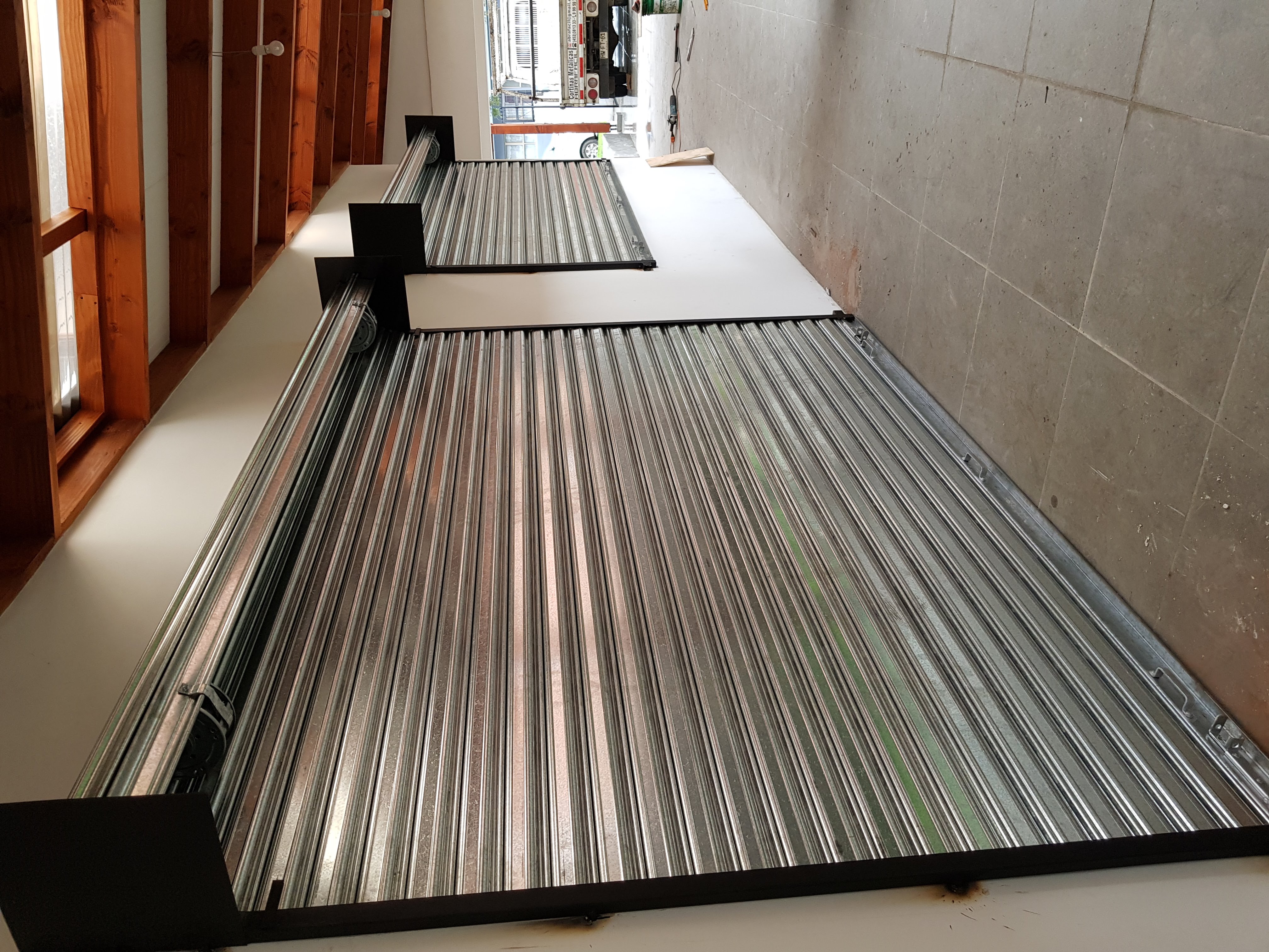 Taller AbraFácil: ensamblaje artesanal de cortinas metálicas emballetadas en Temuco